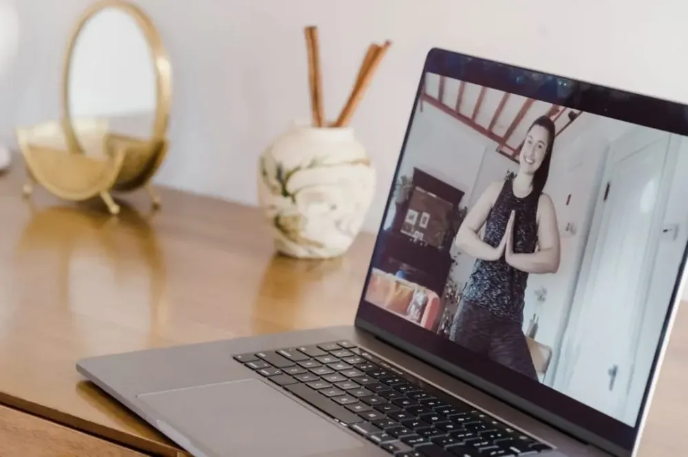 Découvrez les Bienfaits du Yoga en Visio